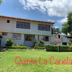  Guest house La Canela